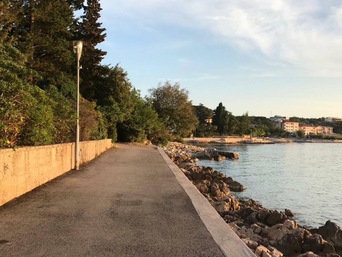 Apartment Aquamarin, Blizu Mora S Pogledom Na More, Za Do 6 Osoba Malinska Dış mekan fotoğraf