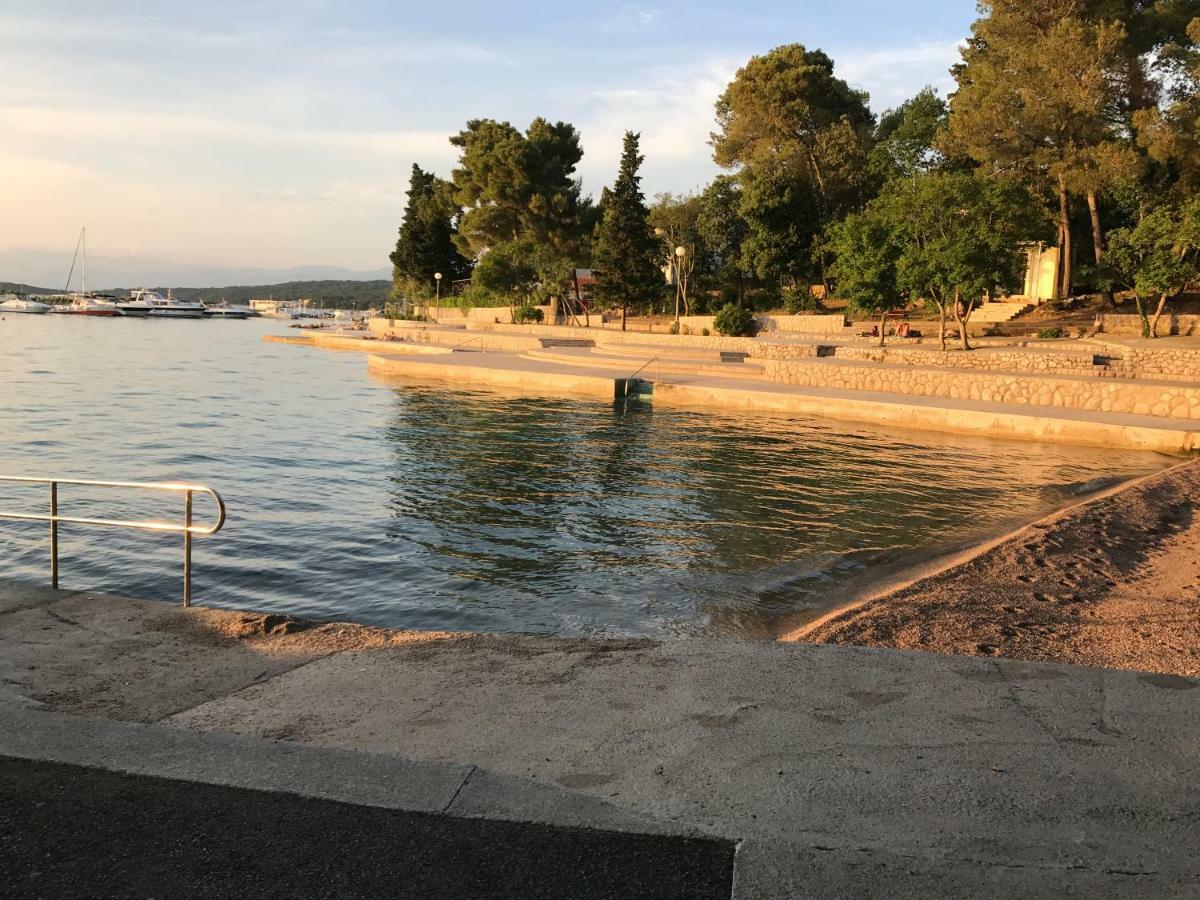 Apartment Aquamarin, Blizu Mora S Pogledom Na More, Za Do 6 Osoba Malinska Dış mekan fotoğraf